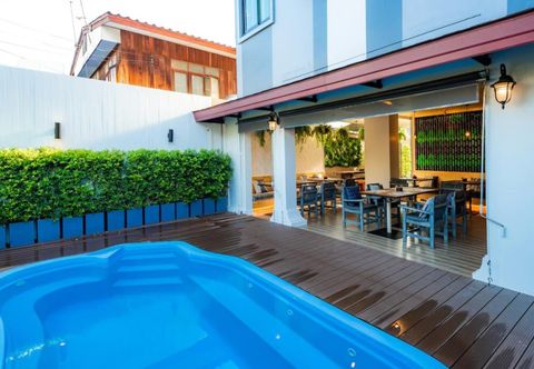 수영장 Luck Thai Hotel