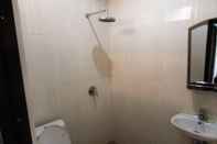 In-room Bathroom Diva Lestari Guest House