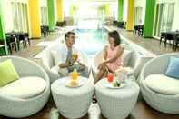 Kolam Renang MaxOneHotels.com @ Resort Makassar