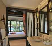 ห้องน้ำภายในห้อง 3 Tui Blue The Passage Samui Pool Villas & Beach Resort