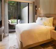 Bedroom 4 Naumi Hotel Singapore