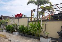 外部的 5 OYO 915 Villa Sari
