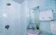 Phòng tắm bên trong 5 Fragrance Hotel - Classic
