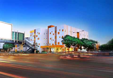 Exterior Starlet Hotel Serpong