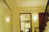 Lobby Inez Apartment 2