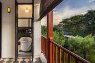 Toilet Kamar Hotel Ping Silhouette