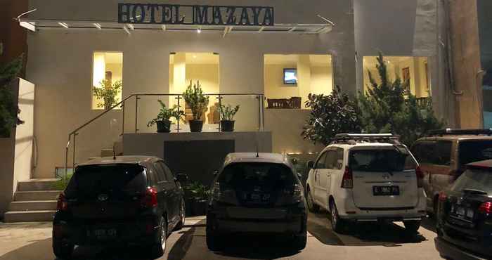 Bên ngoài Mazaya Hotel