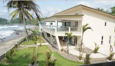 Bangunan 4 Sunset Beach House