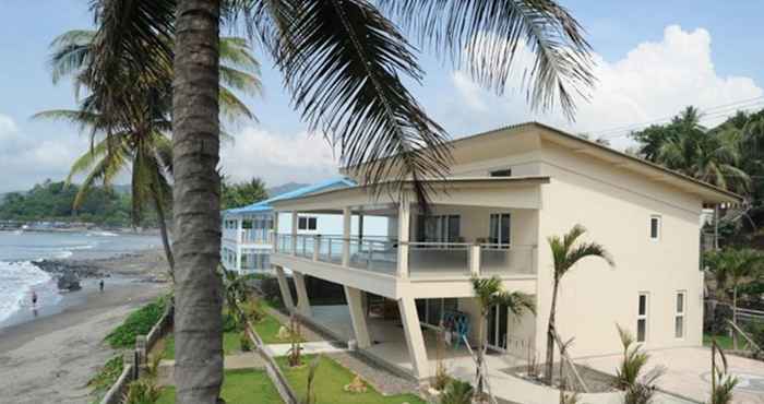 Exterior Sunset Beach House