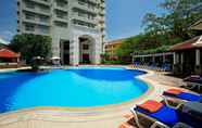 Kolam Renang 5 Waterfront Suites Phuket by Centara