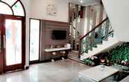 Lobby 4 Grand Jamrud 1 Hotel