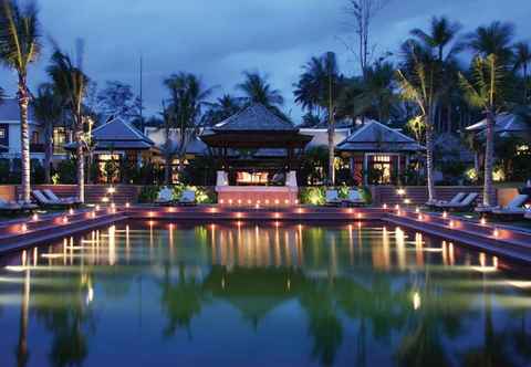 สระว่ายน้ำ Melati Beach Resort & Spa