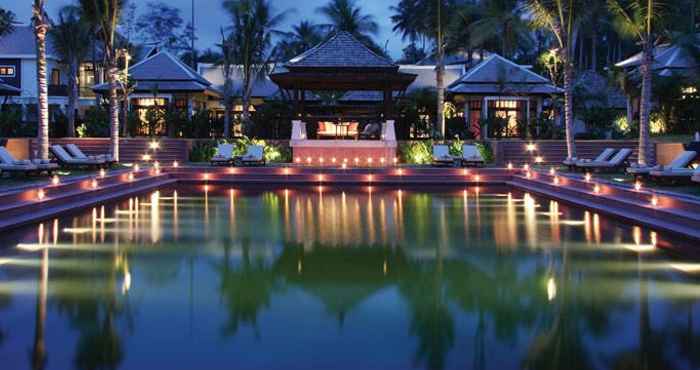 สระว่ายน้ำ Melati Beach Resort & Spa