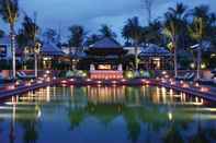 สระว่ายน้ำ Melati Beach Resort & Spa