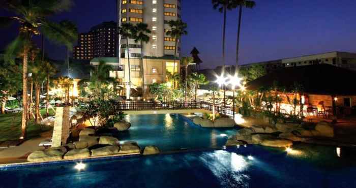 ภายนอกอาคาร Jomtien Palm Beach Hotel & Resort