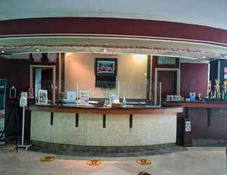 Lobby 2 Zamrud Hotel & Convention