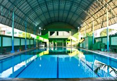 Swimming Pool 2 Zamrud Hotel & Convention