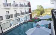 Swimming Pool 5 D'MAX Hotel & Convention Lombok