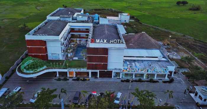 Atraksi di Area Sekitar D'MAX Hotel & Convention Lombok