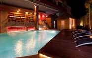 Swimming Pool 4 De Coze Hotel