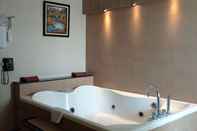 Toilet Kamar Grand Antares Hotel