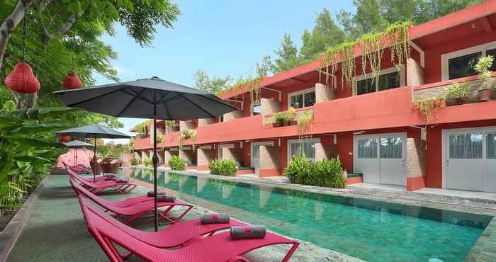 Swimming Pool PinkCoco Gili Trawangan - Constant Surprises - for Cool Adults Only