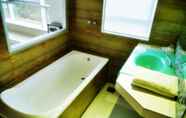 Toilet Kamar 3 Space Hotel Bogor