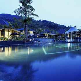 マンダラバ リゾート アンド スパ 1, カロンビーチプールヴィラホテル