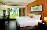 Kamar Tidur 6 Phuket Panwa Beachfront Resort