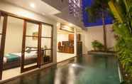Swimming Pool 2 Munari Suites Batubulan 