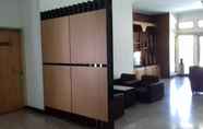 Lobi 5 Rumah Pinus Guest House