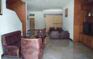 Lobby 6 Rumah Pinus Guest House