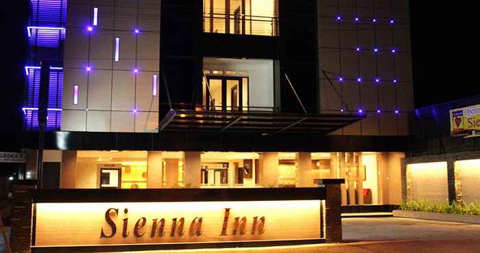 Exterior Sienna Inn