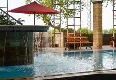 スイミングプール 5 Hotel Asri Cirebon