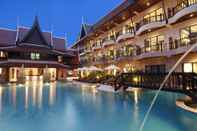 ภายนอกอาคาร Nipa Resort