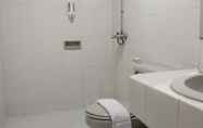 In-room Bathroom 7 K-Style Eco Hotel Jakarta @Kemayoran