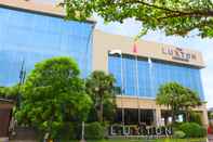 Bangunan The Luxton Cirebon Hotel and Convention