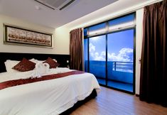 Bilik Tidur 2 J Suites Hotel