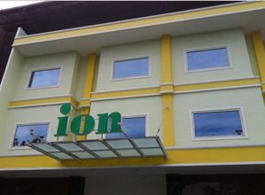 Bên ngoài 4 Ion Hotel Padang