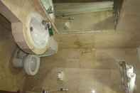 Toilet Kamar Hotel Mega Cikini