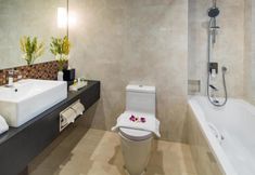 In-room Bathroom 6 Park Avenue Changi 