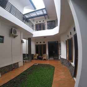 Exterior / Building 1 เกสต์เฮาส์สุริยาลายา อินน์, โรงแรม & ที่พัก Piset Square