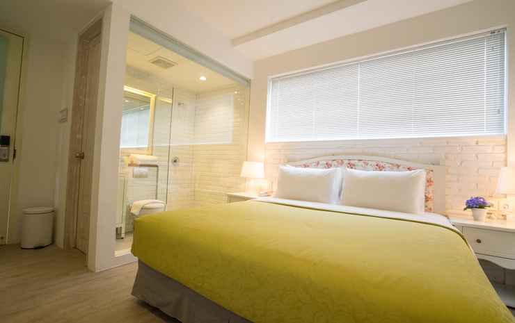 Summerbird Bed and Brasserie Bandung - Deluxe Twin or Double with Free Breakfast and Internet