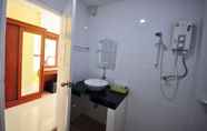 Toilet Kamar 3 Phuket Airport Sonwa Resort