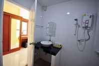 Toilet Kamar Phuket Airport Sonwa Resort