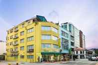 Bangunan G4 Station Backpackers Hostel