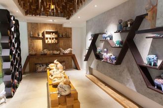 로비 4 B-Lay Tong Beach Resort