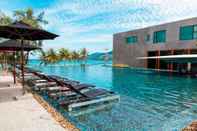 Kolam Renang B-Lay Tong Beach Resort