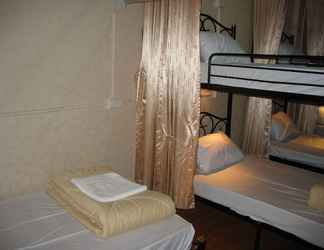 Bedroom 2 Gotum Hostel 1