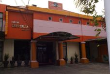 外部的 Central Hotel Manado
